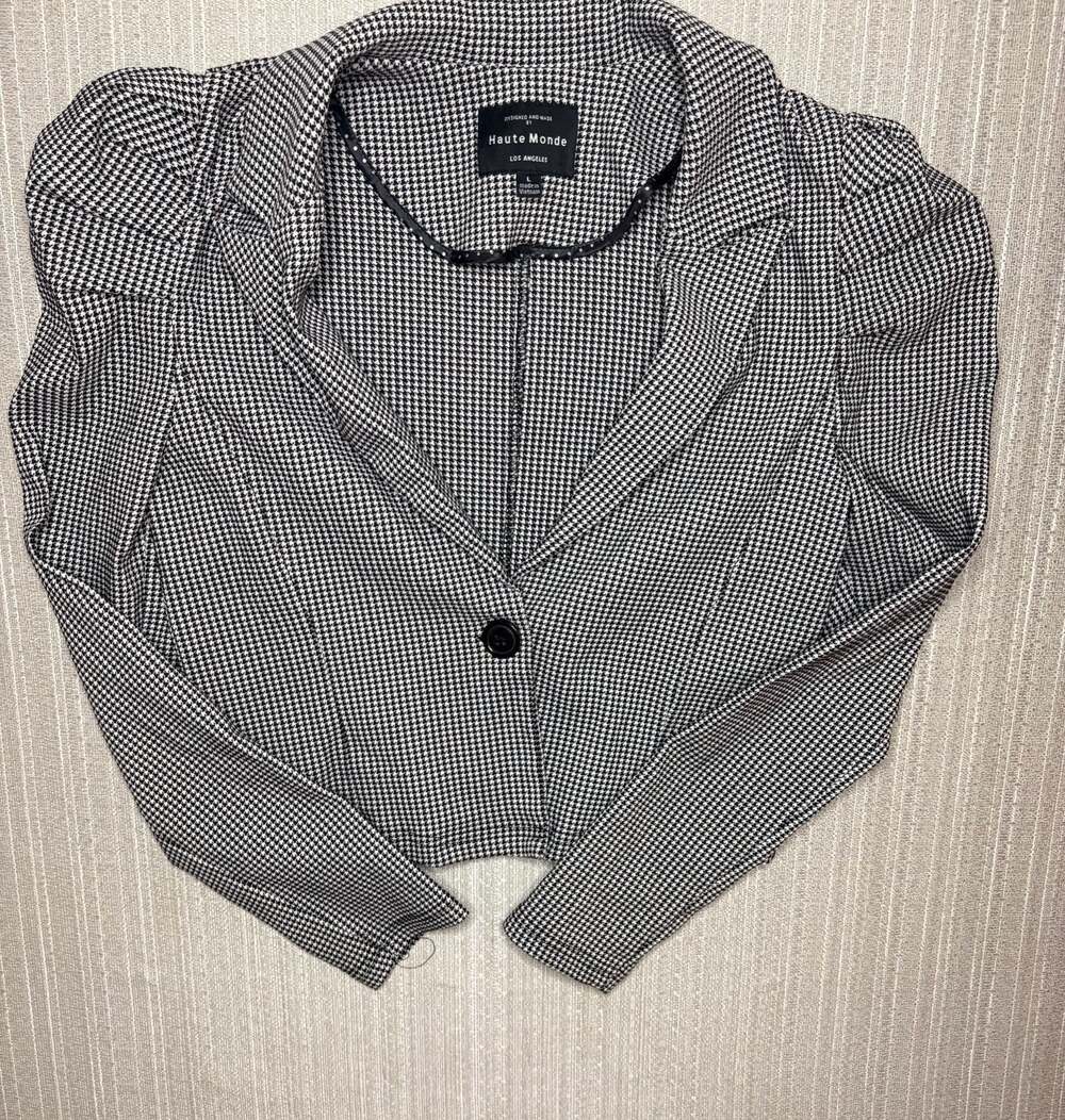 Haute Monde Houndstooth Cropped Blazer with Puff Sleeves